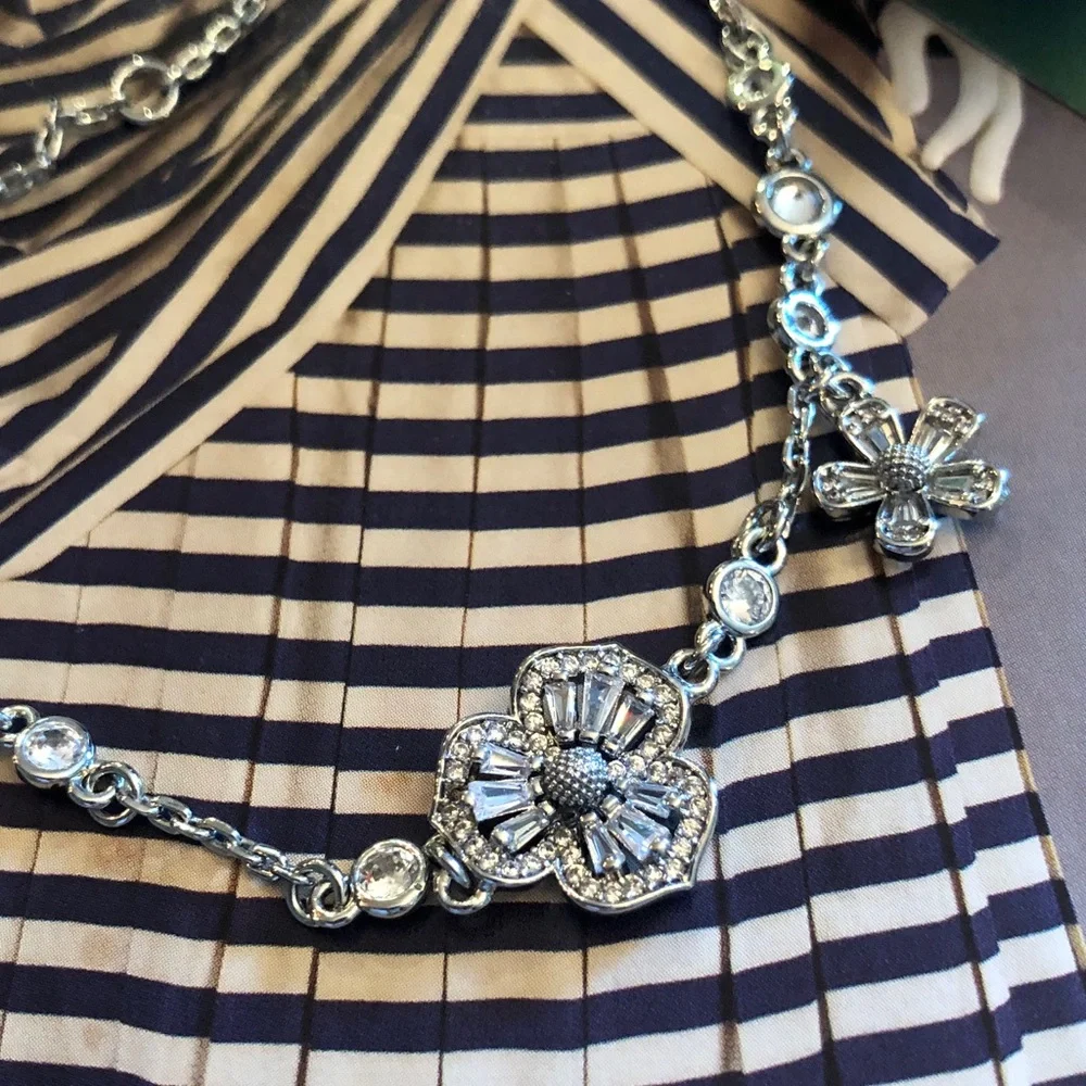 Authentic New/tag kate spade Silver Floral Crystal Bracelet with Clear Stones - Picture 4 of 8